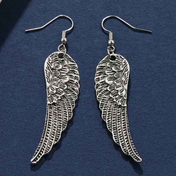💥LAST PAIR💥 Angel Wing Antiqued Silver Long Dangle Earrings - Picture 3 of 4